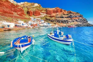 Santorini, Pulau Romantis dengan Pemandangan Laut yang Memukau di Yunani