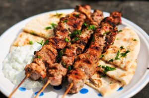 Souvlaki, Hidangan Tusuk Ikonik Yunani yang Mendunia