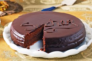 Sachertorte, Kue Cokelat Legendaris dari Wina yang Mendunia