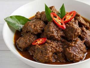 Rendang, Hidangan Legendaris Minangkabau yang Mendunia