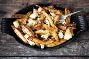 Poutine, Hidangan Ikonik Kanada yang Sederhana namun Nagih